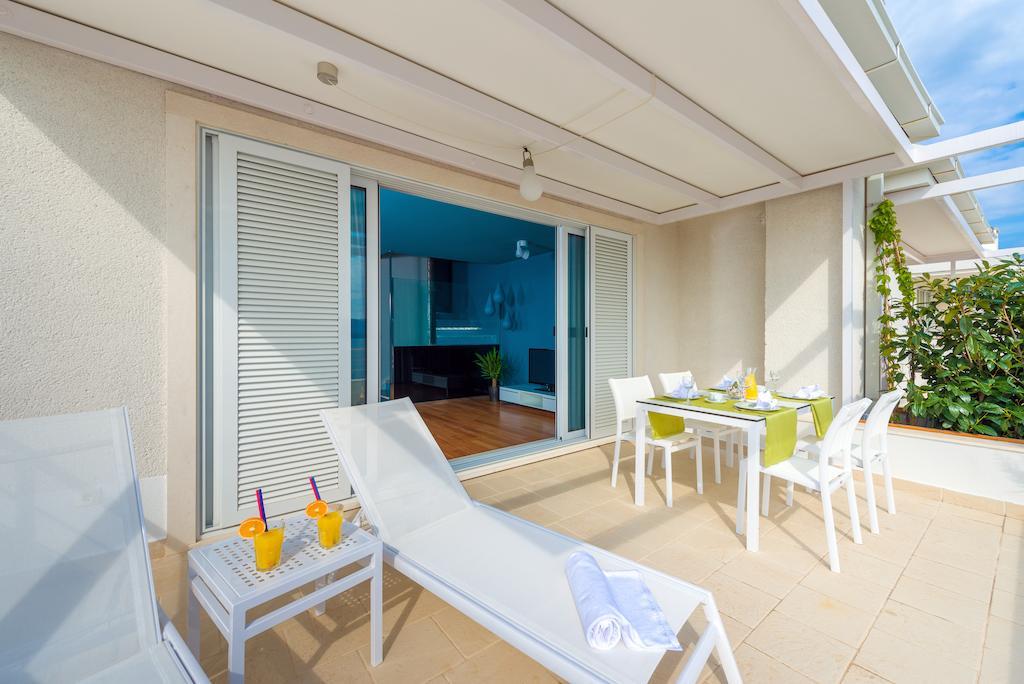 Apartments Villa Azzurra Bol Exterior photo